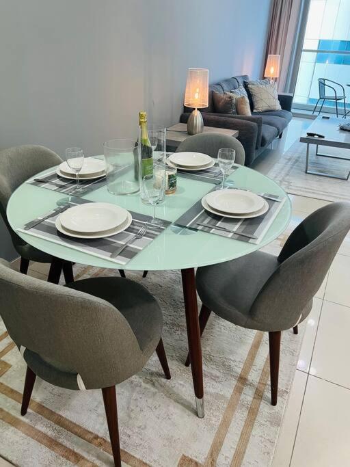 1 Bed Apartment With Sea View, Pool, Gym & Free Parking In Dubai Marina Exteriér fotografie