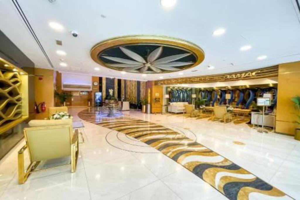 1 Bed Apartment With Sea View, Pool, Gym & Free Parking In Dubai Marina Exteriér fotografie
